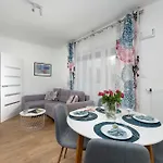 Sunset Jasny Z 1 Sypialnia 500 M Od Plazy, Balkon & Parking By Renters Apartman *